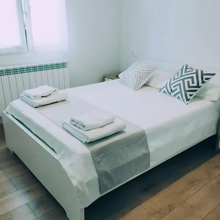 Precioso Apartamento En Pamplona Junto Al Centro Exterior photo